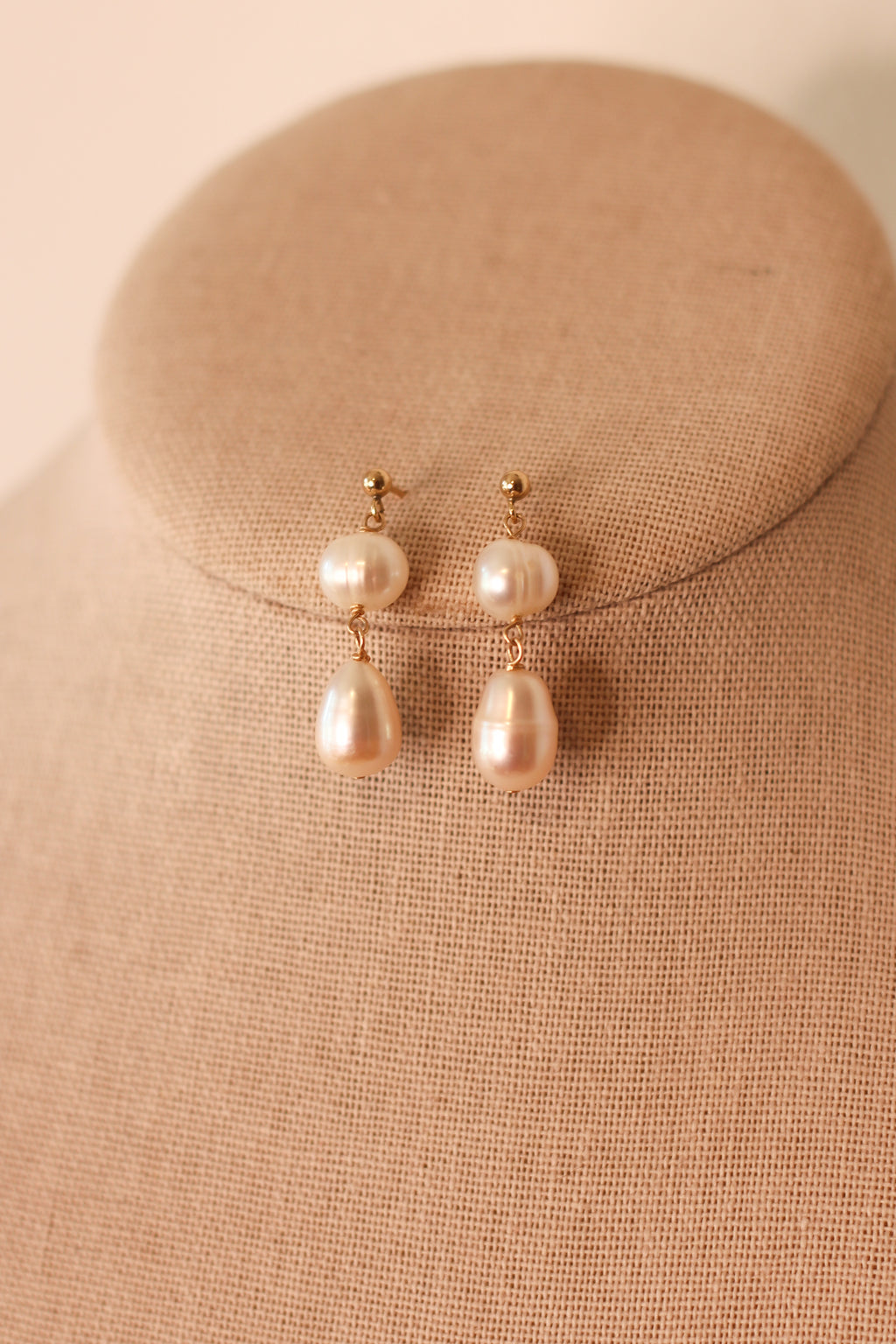 The Freshwater Pearl Earrings