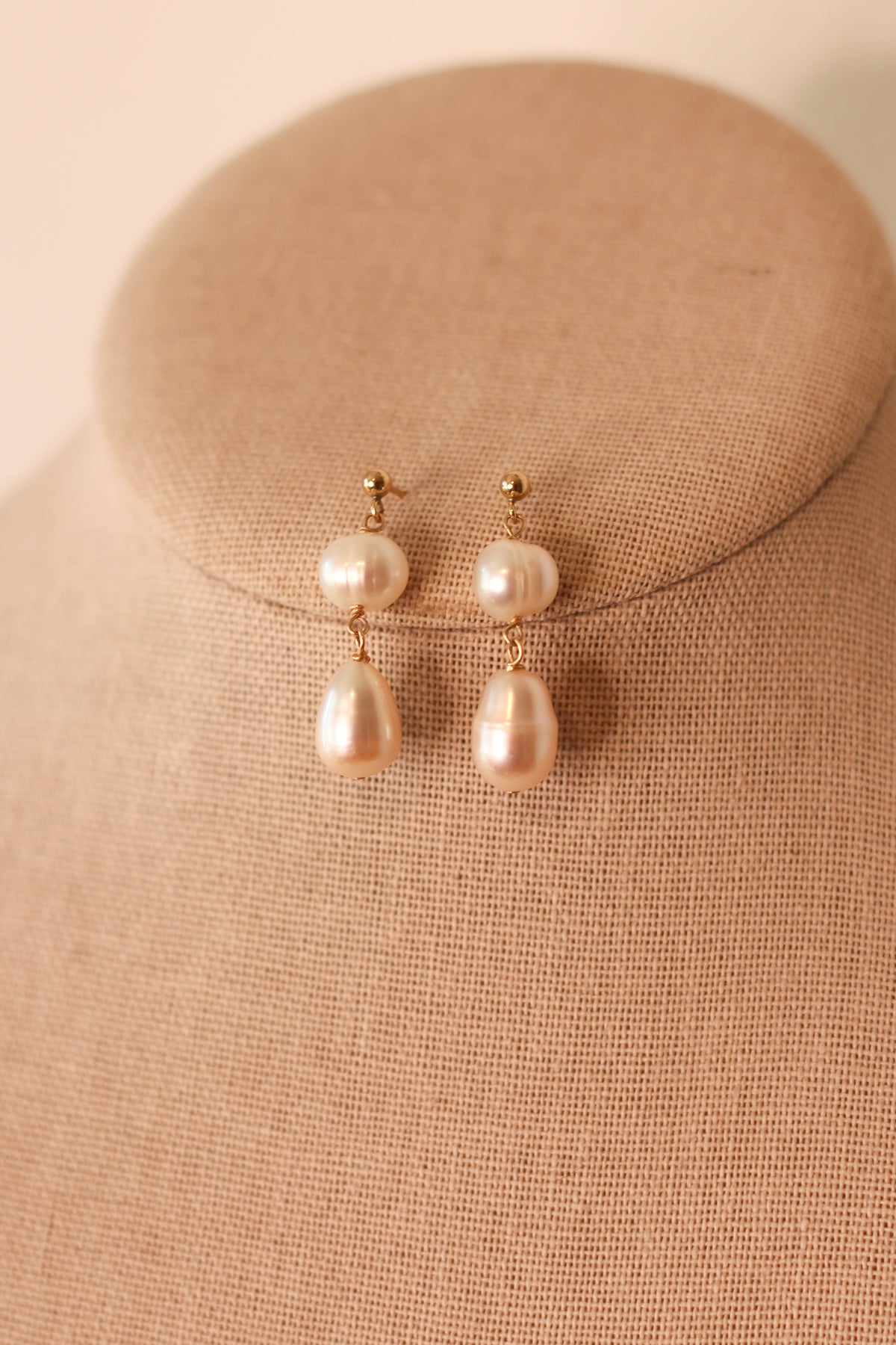 The Freshwater Pearl Earrings